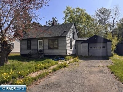 /international/us/17-e-parkway-virginia-mn-110108439624/