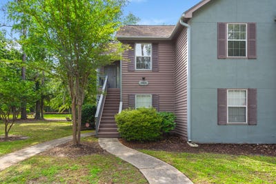 /international/us/7921-cricket-court-north-charleston-sc-110099442127/
