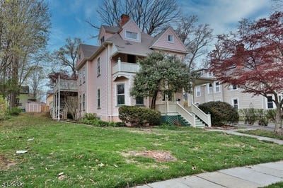 /international/us/44-christopher-st-montclair-twp-nj-110108578675/