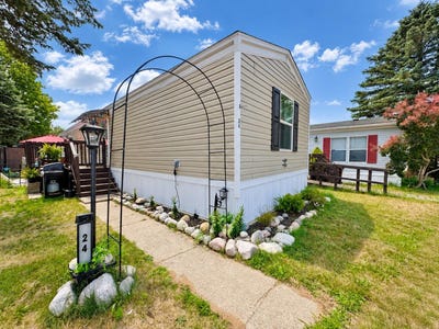 /international/us/12380-185th-avenue-big-rapids-mi-110120452918/
