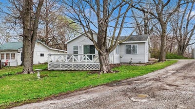 /international/us/3221-e-lake-paradise-road-mattoon-il-110107057955/