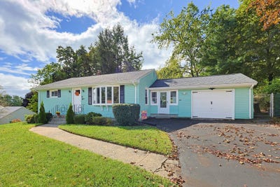 /international/us/49-walnut-street-attleboro-ma-110110378485/
