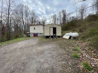 /international/us/1078-prudence-rd-oak-hill-wv-110108947748/