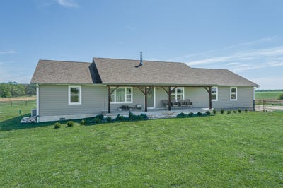 /international/us/15959-county-road-121-weaubleau-mo-110109059276/