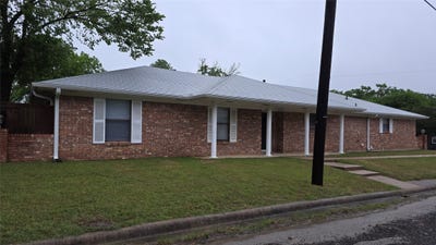 /international/us/210-e-witt-street-wolfe-city-tx-110108544739/