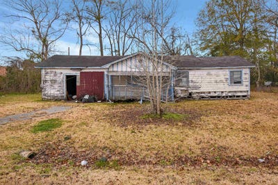 /international/us/760-s-4th-st-silsbee-tx-110105393329/
