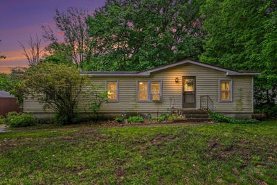 /international/us/1946-142nd-avenue-dorr-mi-110108905116/
