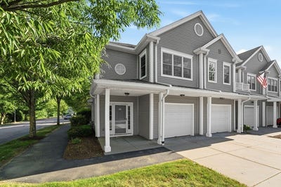/international/us/631-east-street-mansfield-ma-110108985835/