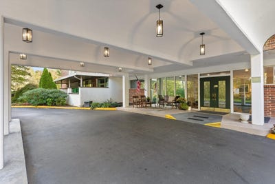 /international/us/1414-continental-drive-chattanooga-tn-110103336523/