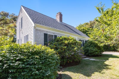 /international/us/27-martha-kendrick-drive-chatham-ma-110102377597/