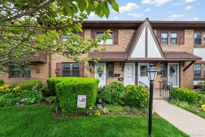 /international/us/248-mariners-way-copiague-ny-110108339263/