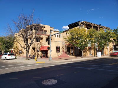/international/us/135-palace-santa-fe-nm-110084230266/