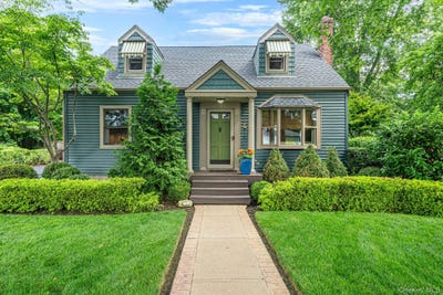 /international/us/107-jefferson-street-east-islip-ny-110109119174/