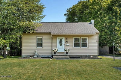 /international/us/24-bruen-court-east-greenbush-ny-110119593157/