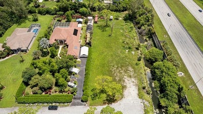 /international/us/5740-nw-72-way-parkland-fl-110094278313/?lang=id