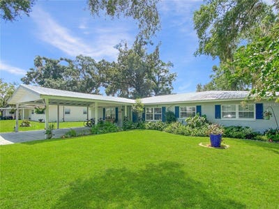 /international/us/228-se-oak-hill-street-lake-city-fl-110106950415/