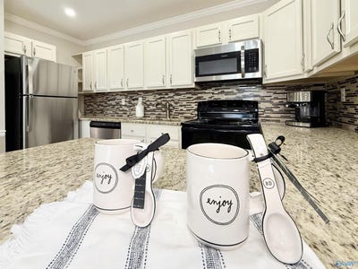 /international/us/6618-willow-pointe-drive-nw-huntsville-al-110107574854/