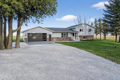 /international/us/15158-241st-avenue-preston-mn-110106790800/
