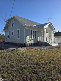 /international/us/716-1st-avenue-ne-hampton-ia-110100921979/