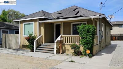 /international/us/742-4th-st-hollister-ca-110107843095/