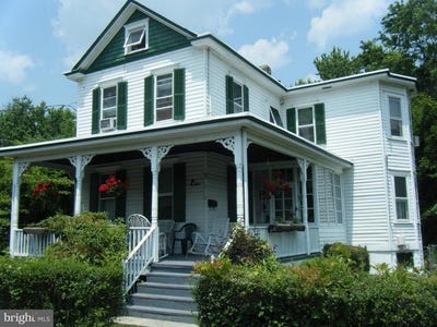 /international/us/10-stacey-avenue-trenton-nj-110106978960/