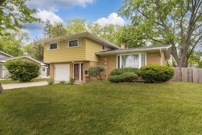 /international/us/9-sycamore-drive-naperville-il-110107997671/