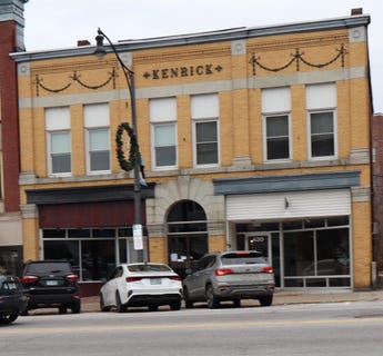 /international/us/416-central-street-franklin-nh-110103719770/