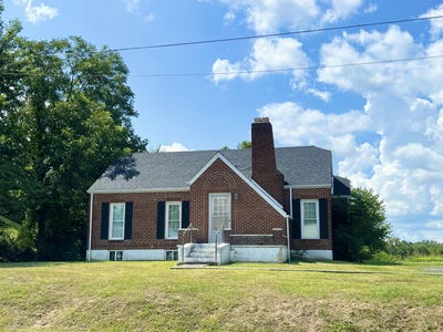 /international/us/87-jamestown-street-russell-springs-ky-110102150479/
