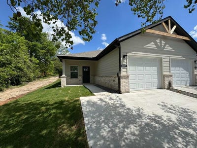 /international/us/1219-s-austin-street-sherman-tx-110107279487/