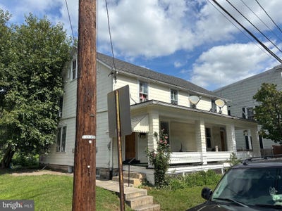 /international/us/375-377-e-king-street-chambersburg-pa-110120068380/