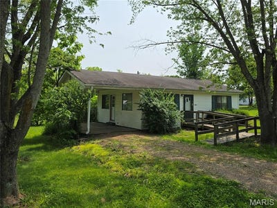 /international/us/1728-schuenemeyer-road-owensville-mo-110100211263/