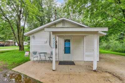 /international/us/47202-n-sunset-circle-bloomingdale-mi-110108722684/