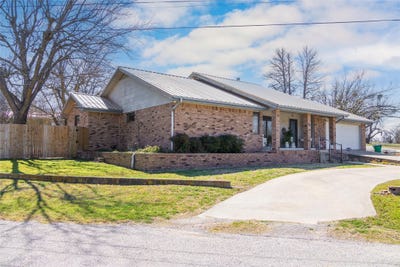 /international/us/1811-saylor-street-goldthwaite-tx-110105328916/