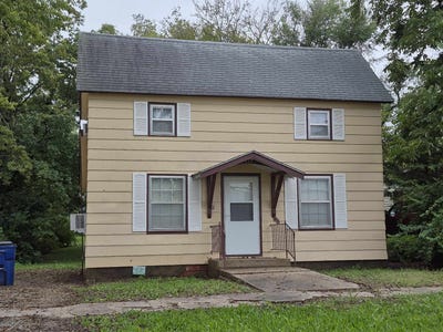 /international/us/517-n-mulberry-st-eureka-ks-110102876869/