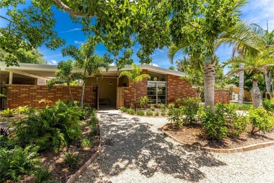 /international/us/20-spaniards-road-placida-fl-110109008639/