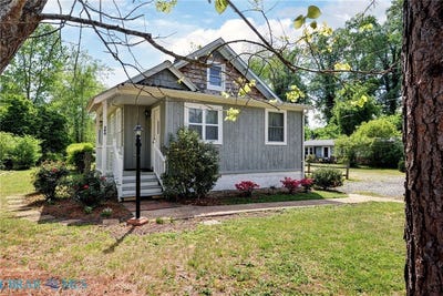 /international/us/390-park-street-urbanna-va-110107924307/