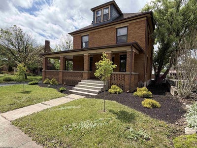 /international/us/24-randolph-avenue-elkins-wv-110107882589/