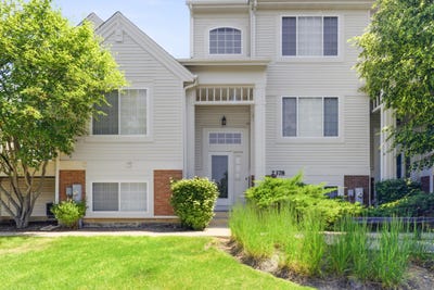 /international/us/2378-oakfield-court-aurora-il-110108495077/
