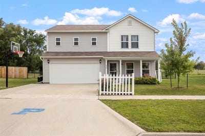 /international/us/2207-sunflower-street-perry-ia-110107210367/