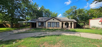 /international/us/401-e-pine-street-edgewood-tx-110109855594/