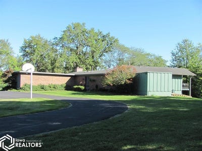 /international/us/2-birchwood-heights-dr-ottumwa-ia-110095002639/