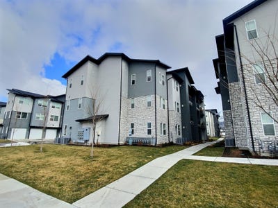 /international/us/472-w-40-s-j102-providence-ut-110106187321/