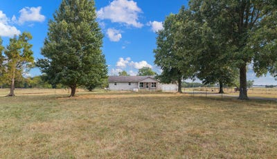 /international/us/9671-farm-road-2230-cassville-mo-110109765282/