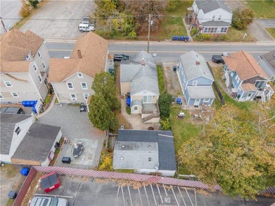 /international/us/115-market-street-warren-ri-110103260122/