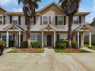 /international/us/1825-lago-del-sur-drive-middleburg-fl-110098585387/