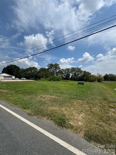 /international/us/1730-n-main-street-china-grove-nc-110109951379/