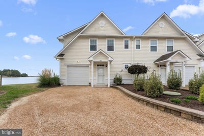 /international/us/586-riverside-drive-lancaster-va-110120892539/