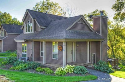 /international/us/104-walnut-hill-galena-il-110101501544/