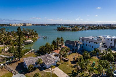 /international/us/15815-redington-drive-redington-beach-fl-110096486595/?lang=en