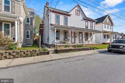 /international/us/30-w-middle-street-hanover-pa-110107439979/